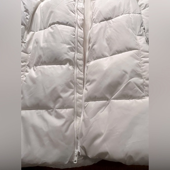 Old Navy Cream Quilted Puffer Jacket with Stand-Up Collar. NWT. Size XL - Picture 3 of 8